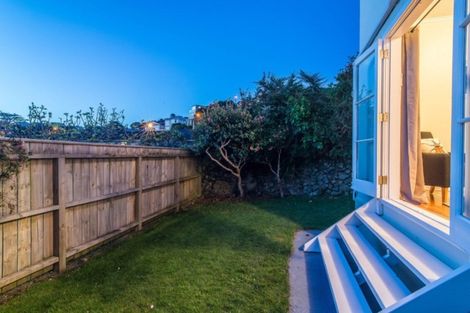 Photo of property in 10 Cavendish Square, Strathmore Park, Wellington, 6022