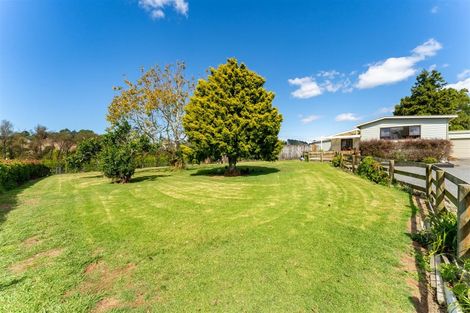 Photo of property in 104 Awa Road, Kumeu, 0891