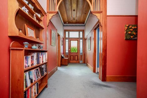 Photo of property in 18 Albert Street, Dannevirke, 4930