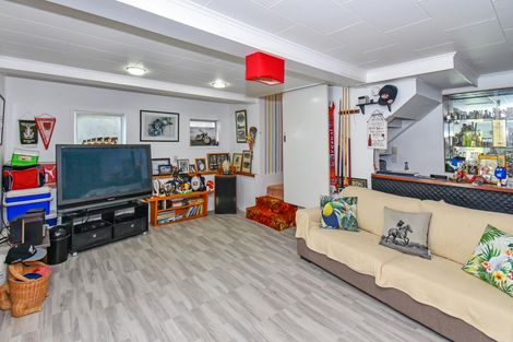 Photo of property in 151 Settlement Road, Papakura, 2110