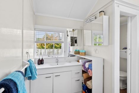 Photo of property in 30 Ladies Mile, Manly, Whangaparaoa, 0930