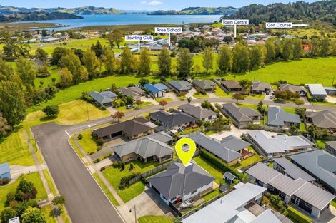 Photo of property in 5 Victoria Street, Coromandel, 3506