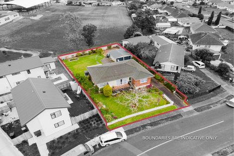 Photo of property in 11 Raglan Street, Mangere East, Auckland, 2024