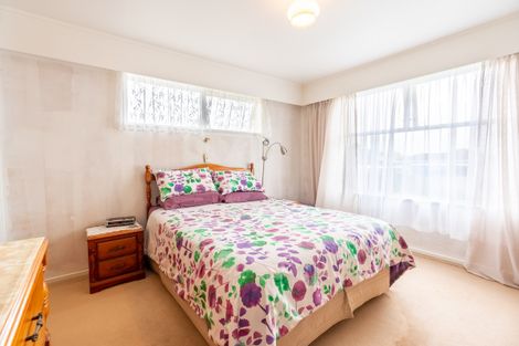 Photo of property in 11 Raglan Street, Mangere East, Auckland, 2024