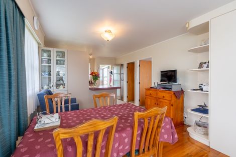 Photo of property in 11 Raglan Street, Mangere East, Auckland, 2024