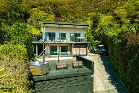 Photo of property in 25 Sandy Bay Road, Black Rock, Marlborough Sounds, 7282