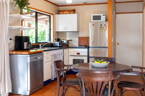 Photo of property in 28 Cedar Road, Te Awanga, 4102