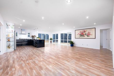 Photo of property in 108 Keri Vista Rise, Papakura, 2110