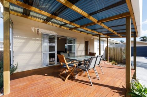 Photo of property in 110 Apollo Parade, Milson, Palmerston North, 4414
