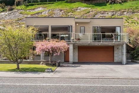 Photo of property in 59 Mcdonnell Road, Arrowtown, 9302