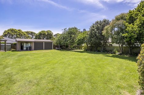 Photo of property in 6 Realm Drive, Paraparaumu, 5032