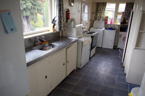 Photo of property in 310 Riccarton Road, Upper Riccarton, Christchurch, 8041