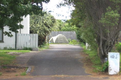 Photo of property in 19a Ropata Avenue, Point England, Auckland, 1072