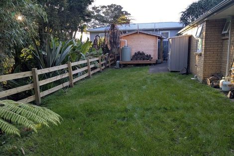 Photo of property in 188b Henderson Valley Road, Henderson, Auckland, 0612