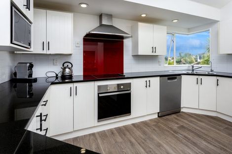 Photo of property in 8 Caversham Drive, Torbay, Auckland, 0630