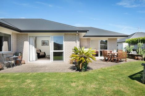 Photo of property in 15 Maniaroa Drive, Katikati, 3129