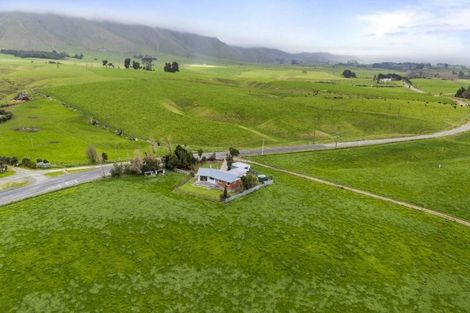 Photo of property in 425 Makerua Road, Tokomaru, 4474