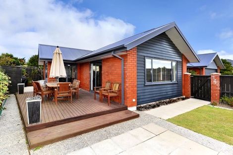 Photo of property in 3 Woodhaven Place, Parklands, Christchurch, 8083