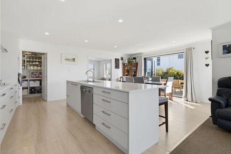Photo of property in 5 Tavarnya Way, Patumahoe, Pukekohe, 2679