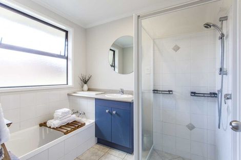 Photo of property in 59 Cabeleigh Drive, Helensville, 0800