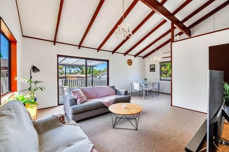 Photo of property in 14 Putney Place, Ranui, Auckland, 0612