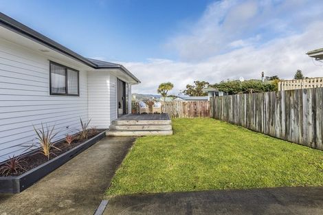 Photo of property in 6a Matatiro Street, Titahi Bay, Porirua, 5022
