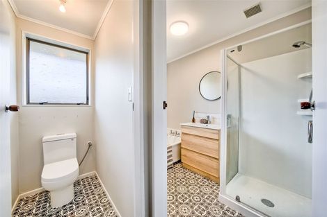 Photo of property in 1/21 Roband Crescent, Brown Owl, Upper Hutt, 5018