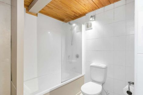 Photo of property in Stadium Garden Flats, 113/107 Thorndon Quay, Pipitea, Wellington, 6011