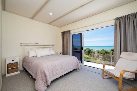 Photo of property in 2 Collison Terrace, Haumoana, 4102