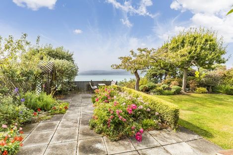 Photo of property in 51 Awa Road, Karaka Bays, Wellington, 6022
