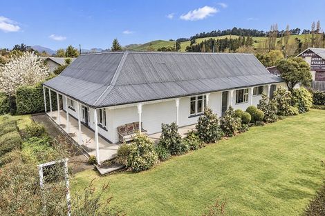 Photo of property in 15 Montrose Street, Waiau, 7332