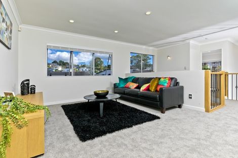 Photo of property in 15 Hornbill Drive, Fairview Heights, Auckland, 0632