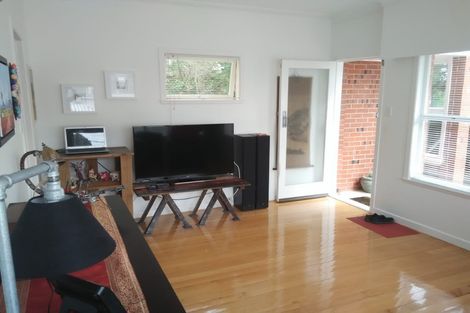 Photo of property in 8a Dodson Avenue, Milford, Auckland, 0620