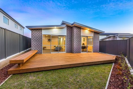 Photo of property in 18 Taiko Place, Kenepuru, Porirua, 5022