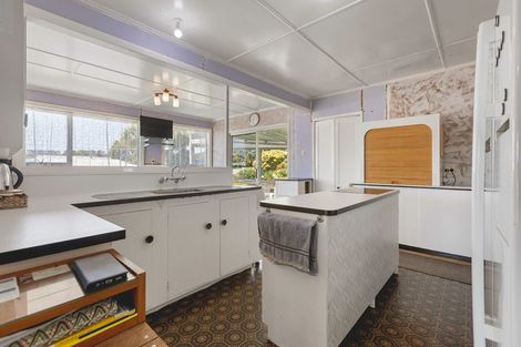 Photo of property in 9 Roy Terrace, Moturoa, New Plymouth, 4310