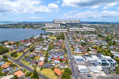 Photo of property in 2/8 Shakespeare Road, Milford, Auckland, 0620