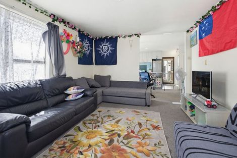 Photo of property in 9 Panzic Place, Glen Eden, Auckland, 0602