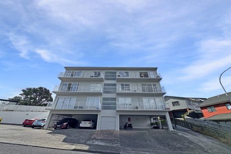 Photo of property in 6/32 Akaroa Drive, Maupuia, Wellington, 6022