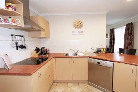 Photo of property in 1 Berkshire Terrace, Massey, Auckland, 0614
