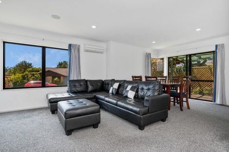 Photo of property in 14 Meadowviews Drive, Welcome Bay, Tauranga, 3112