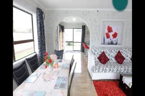 Photo of property in 80a Millbrook Road, Henderson, Auckland, 0612