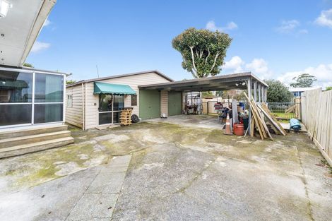 Photo of property in 6 Edwards Avenue, Henderson, Auckland, 0610