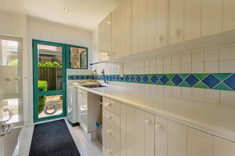 Photo of property in 64 Clifton Terrace, Fitzherbert, Palmerston North, 4410