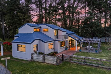 Photo of property in 16 Newman Road, Rapaura, Blenheim, 7273