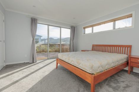 Photo of property in 32 Melksham Drive, Churton Park, Wellington, 6037