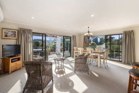 Photo of property in 122 Kinloch Road, Kinloch, Taupo, 3377