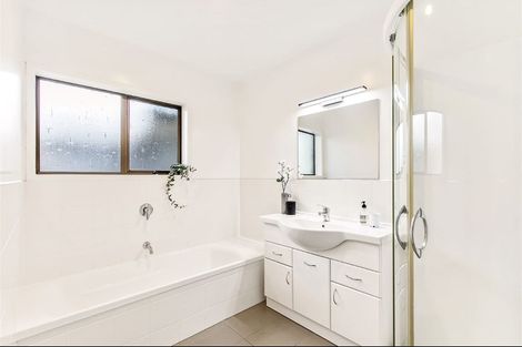 Photo of property in 1/12a Rossmore Terrace, Murrays Bay, Auckland, 0630