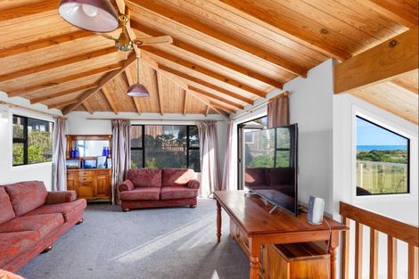 Photo of property in 105 Rua Avenue, Waitarere Beach, Levin, 5510