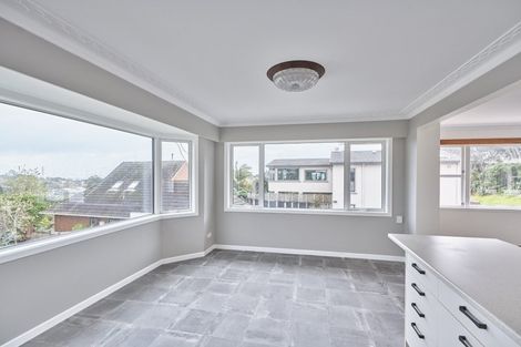 Photo of property in 20 Victoria Road, New Plymouth, 4310