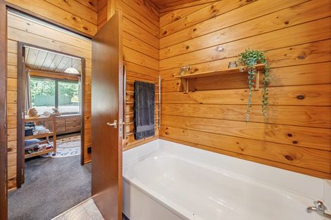 Photo of property in 135 Plateau Road, Te Marua, Upper Hutt, 5018